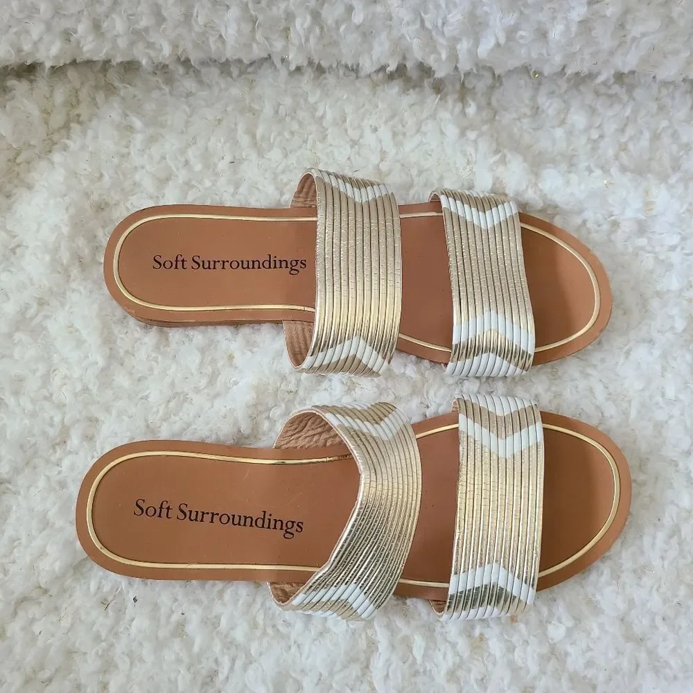 Soft Surroundings Gold and‎ White Slide Sandals sz 7